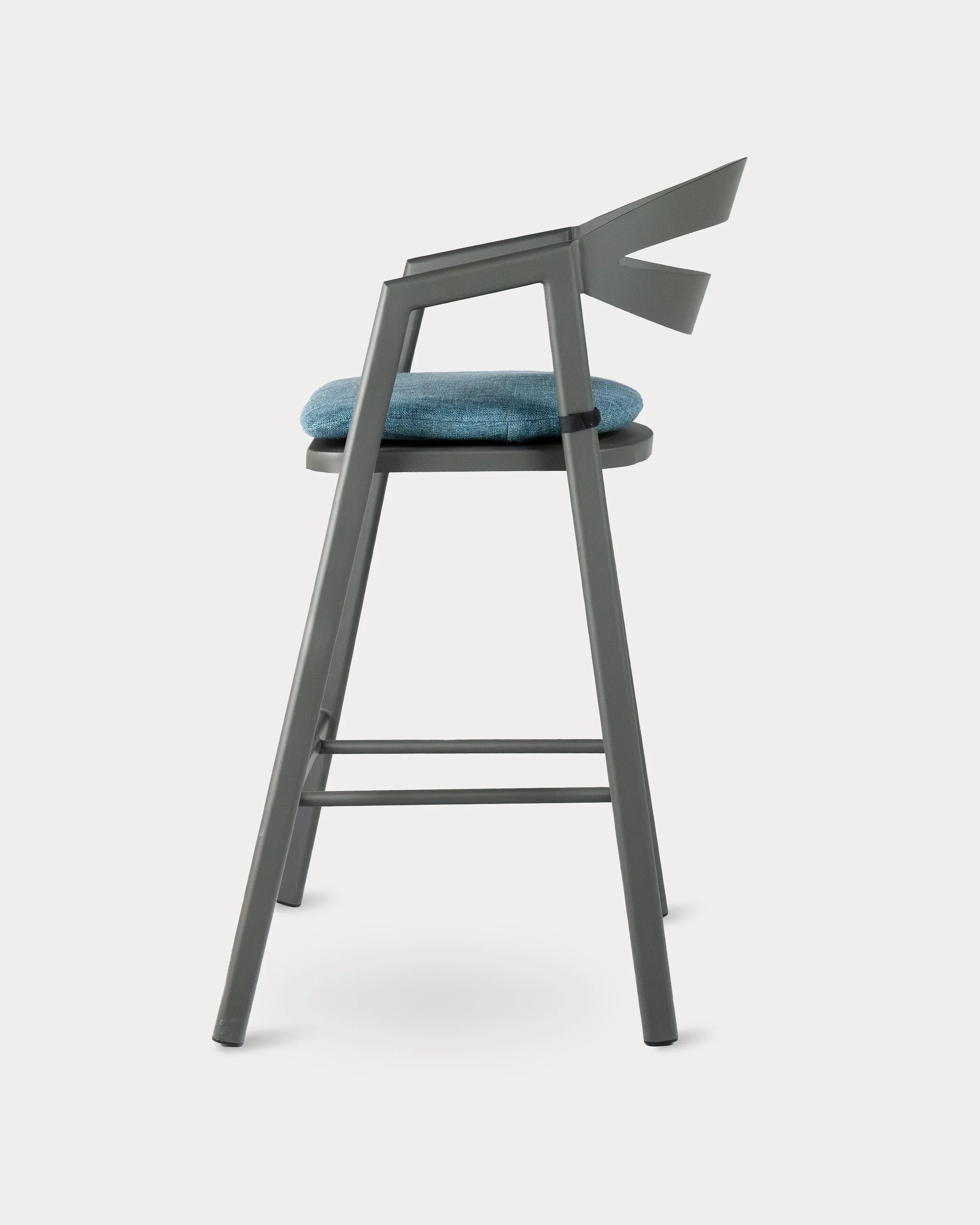 The Half Moon Bar Chair#Cushion Color_Blue#Aluminum Color_Dark Gray