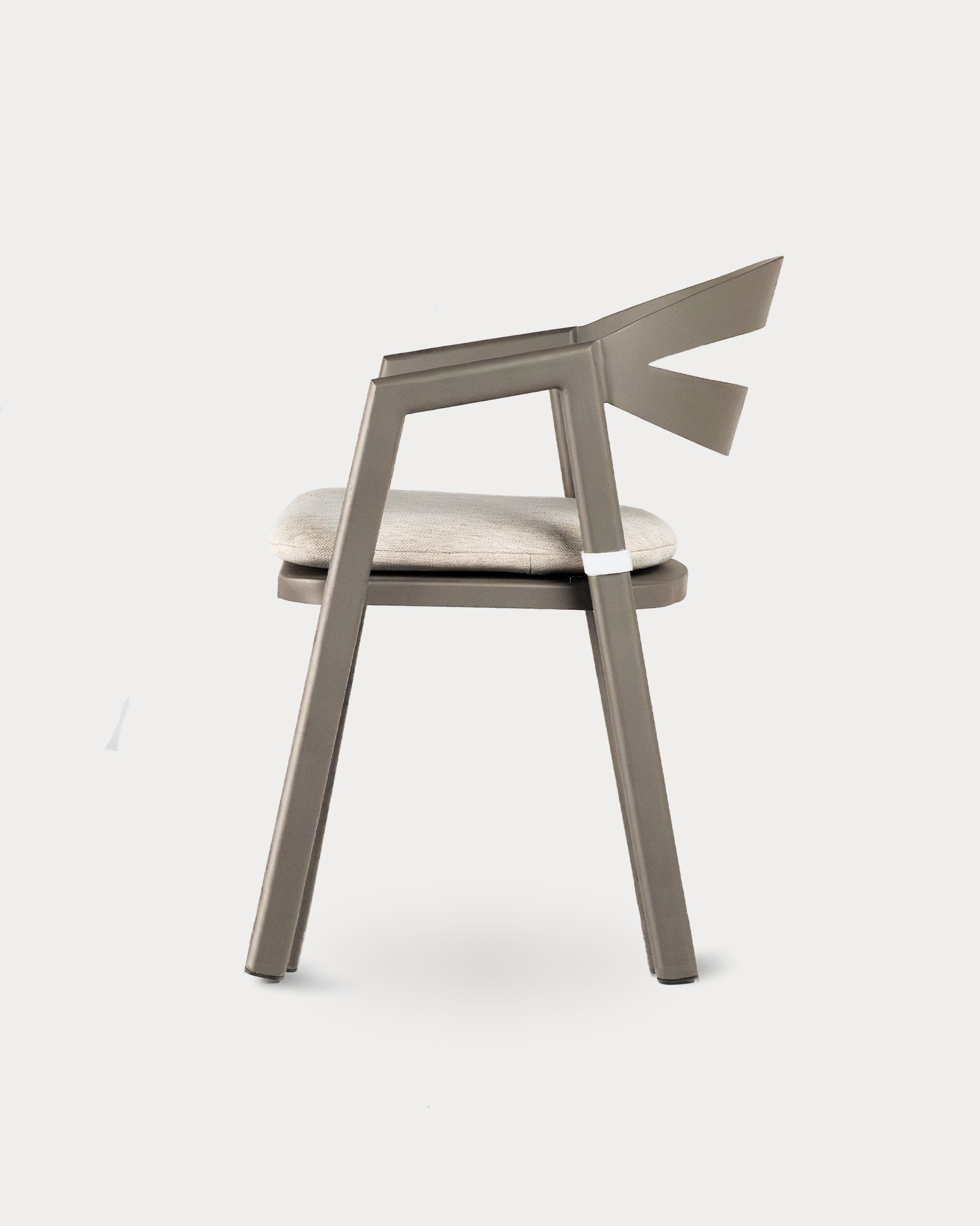 The Half Moon Dining Chair#Color_Taupe