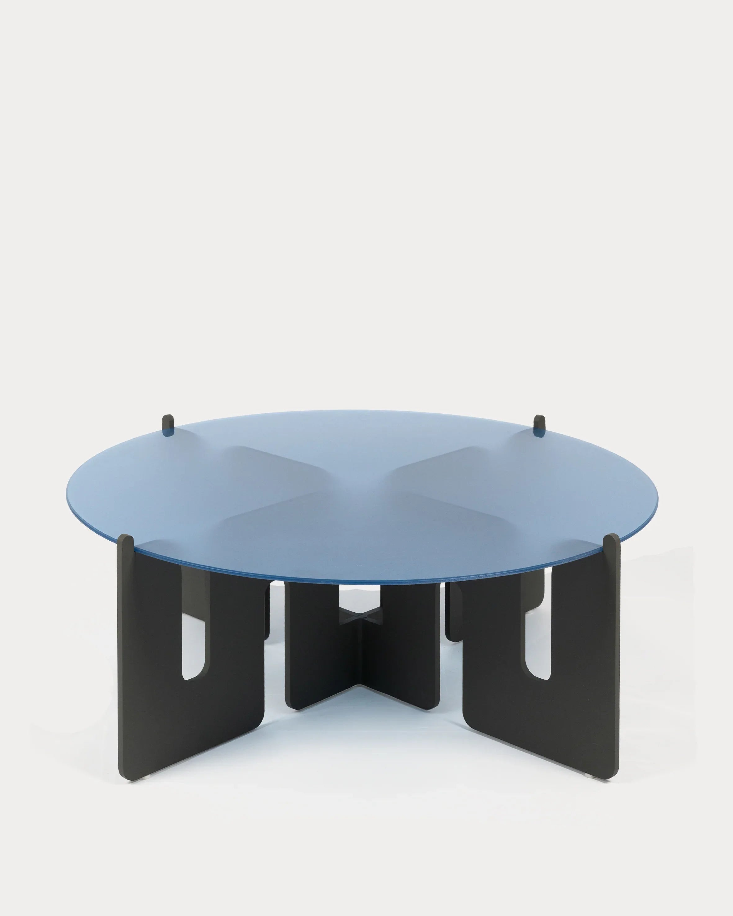 The Waves Coffee Table#Aluminum_Dark Gray#Glass_Blue