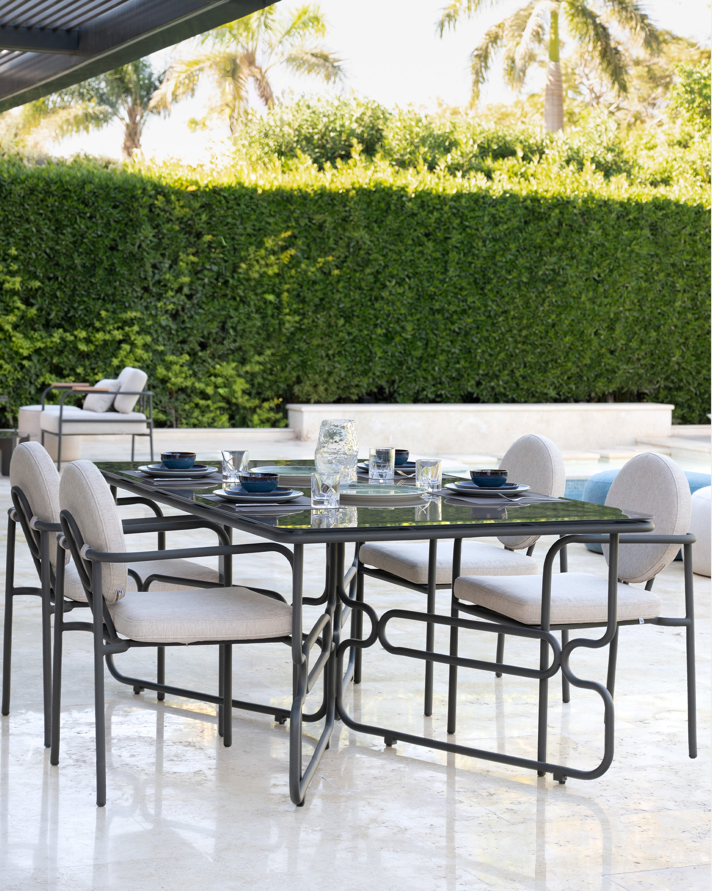 Porta Dining Set
