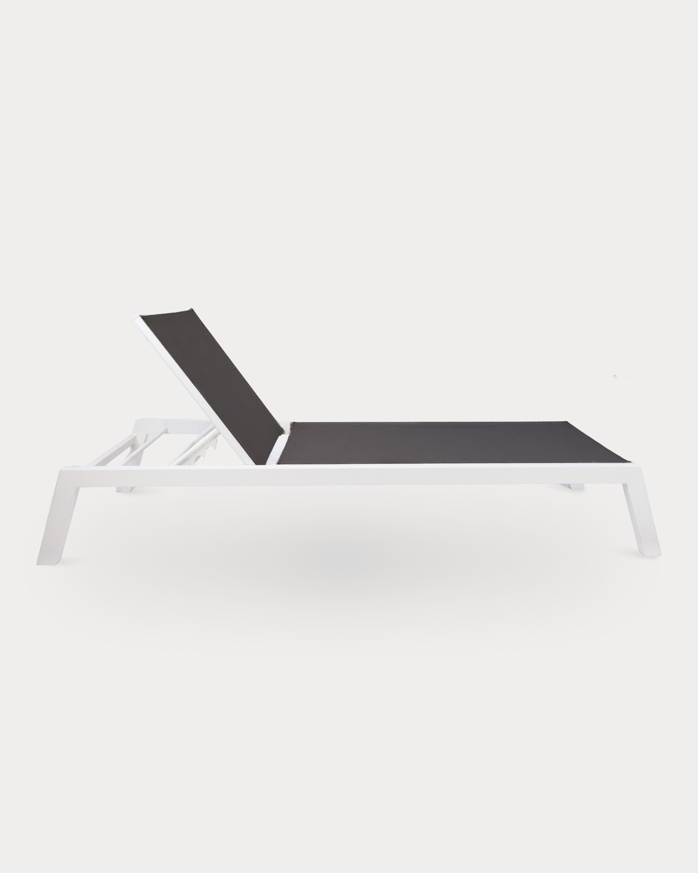 X Chaise Longue