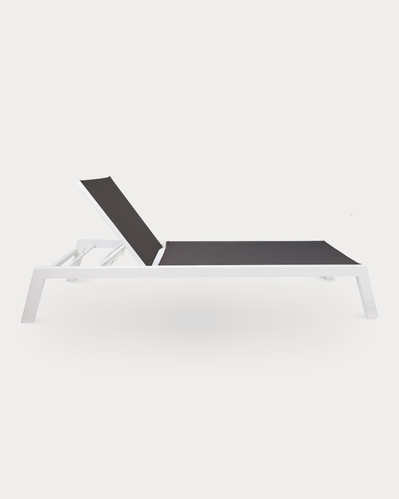 X Chaise Longue