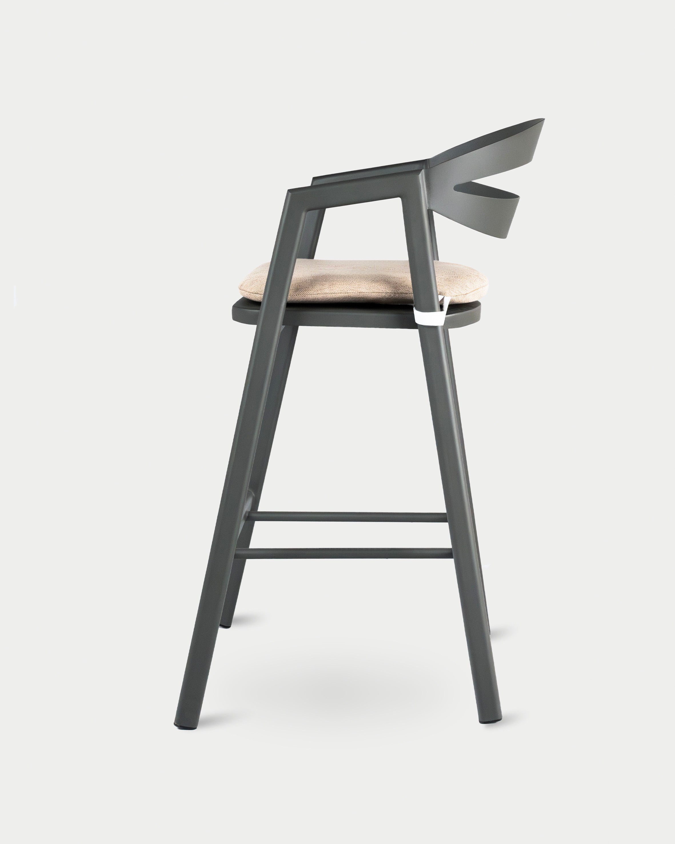 The Half Moon Bar Chair#Cushion Color_Beige#Aluminum Color_Dark Gray